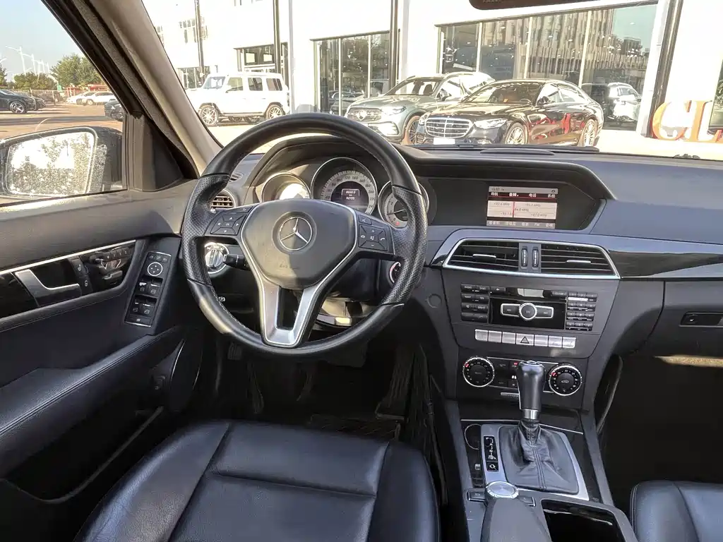 Mercedes-Benz C-Class — миниатюра 10