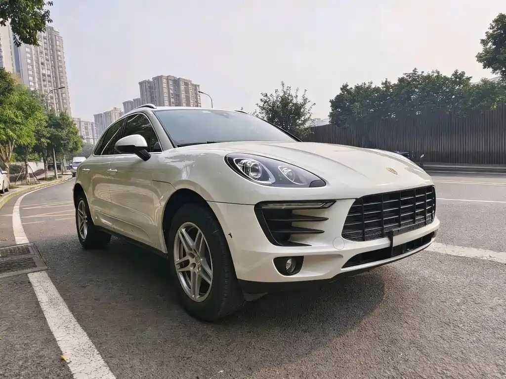 Porsche Macan — миниатюра 3