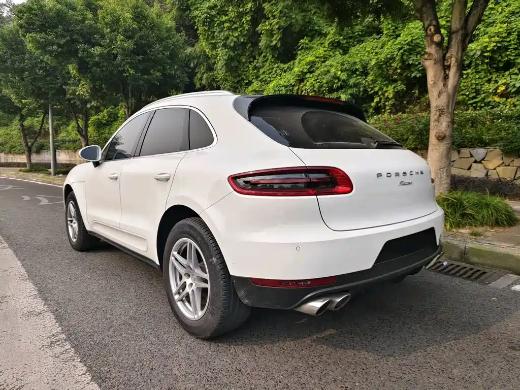 Porsche Macan — миниатюра 6