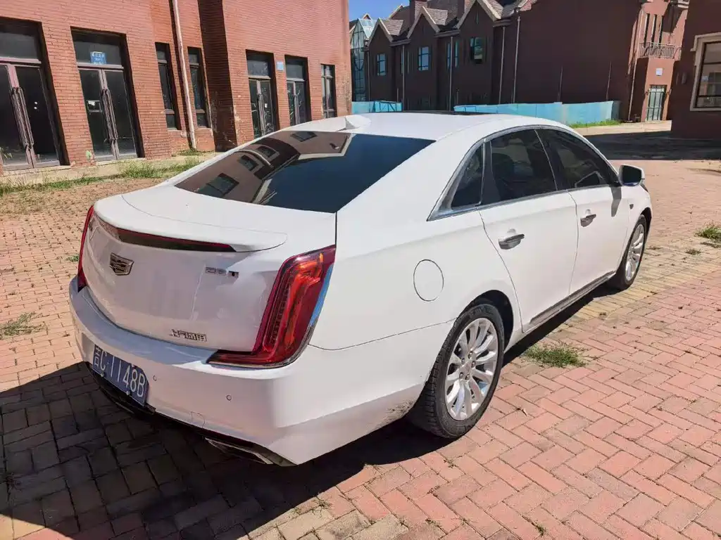 Cadillac XTS — миниатюра 6