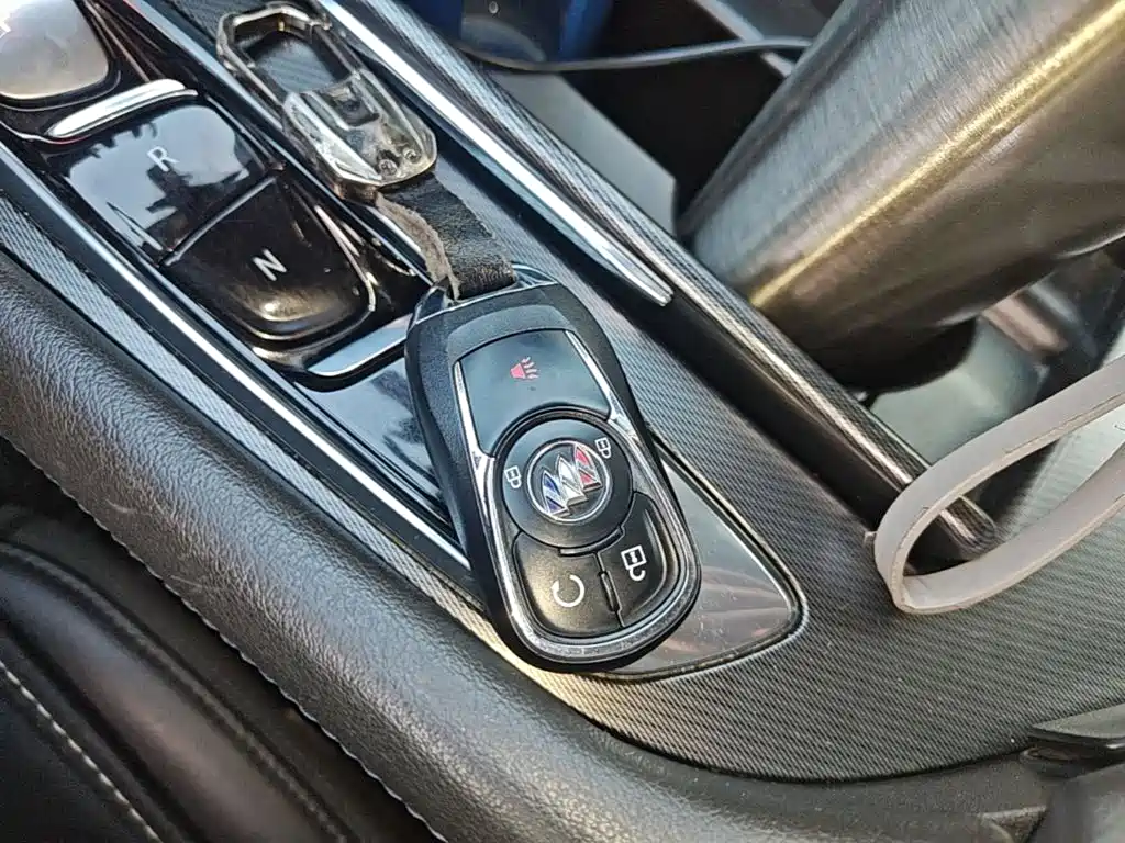 Buick Enclave — миниатюра 13