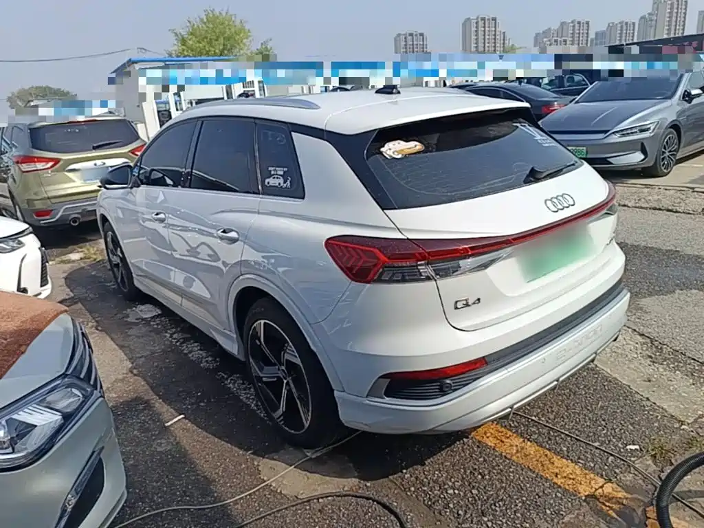 Audi Q4 e-tron — миниатюра 5