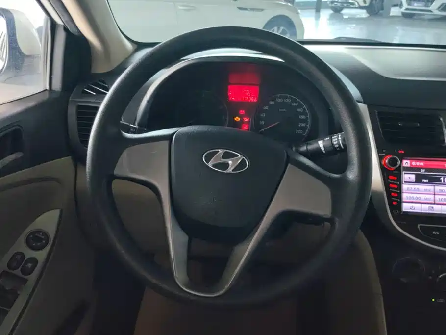Hyundai Verna — миниатюра 15