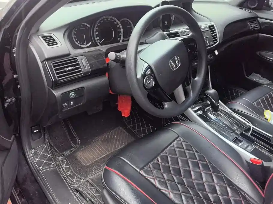 Honda Accord — миниатюра 12