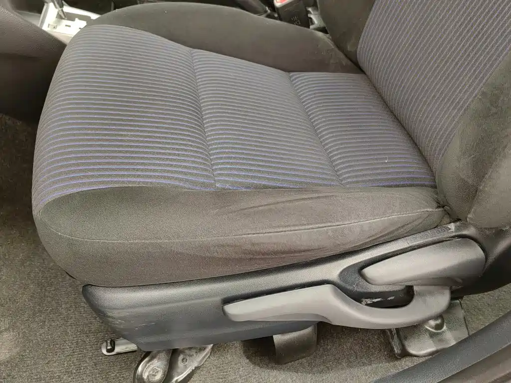 Toyota Yaris L — миниатюра 20