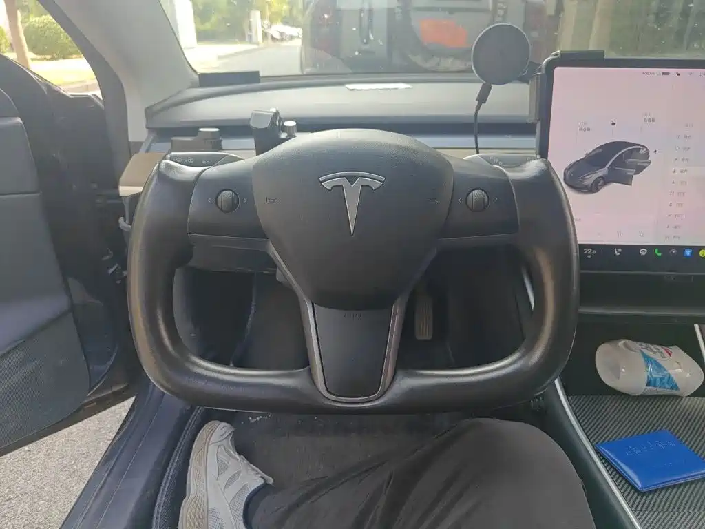 Tesla Model 3 — миниатюра 11