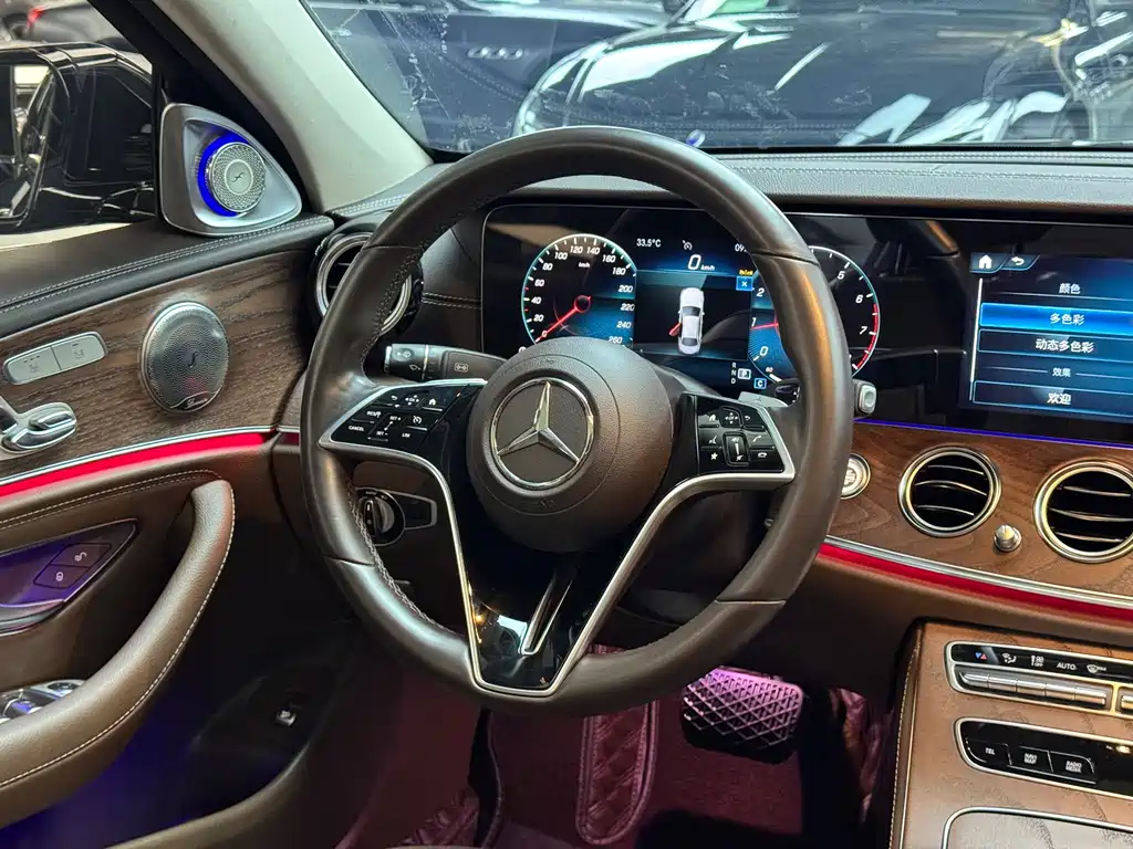 Mercedes-Benz E-Class — миниатюра 12