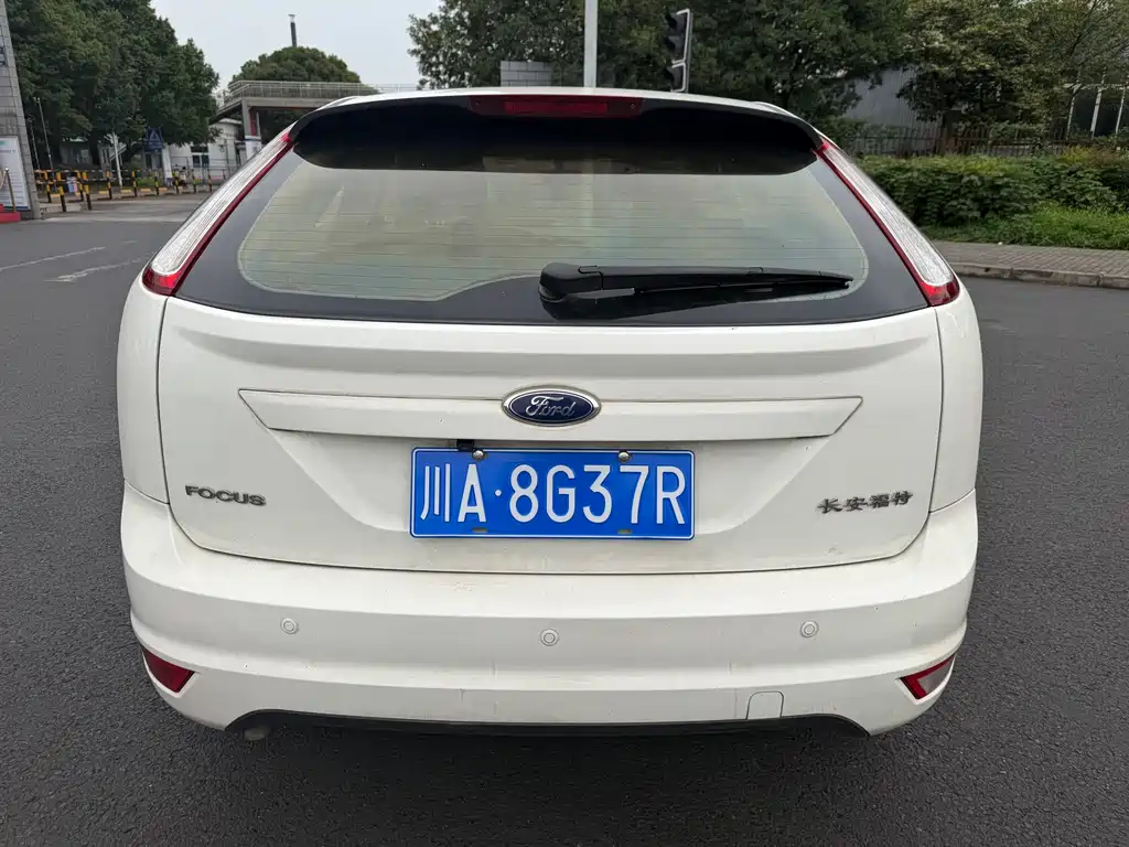 Ford Focus 2013 1.8L AT