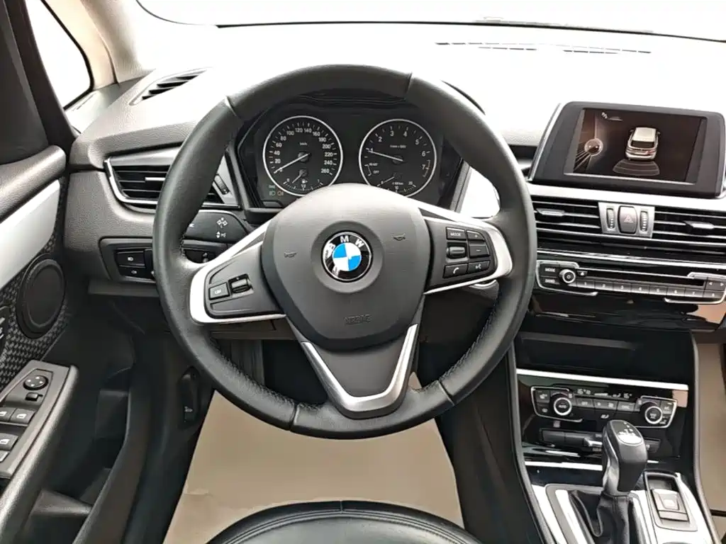 BMW 2 Series Active Tourer — миниатюра 11