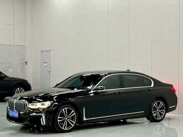 BMW 7-Series — фото 1