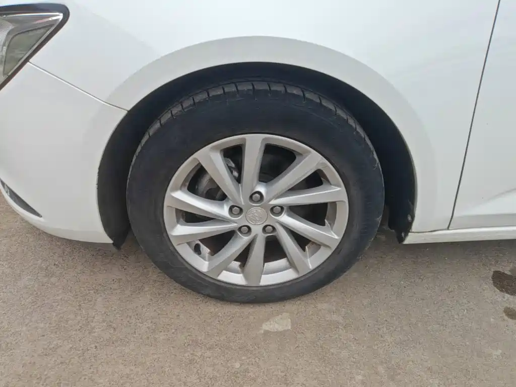 Buick Verano — миниатюра 23
