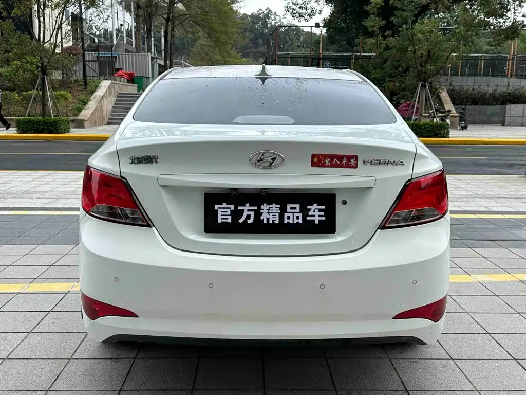 Hyundai Verna — миниатюра 4