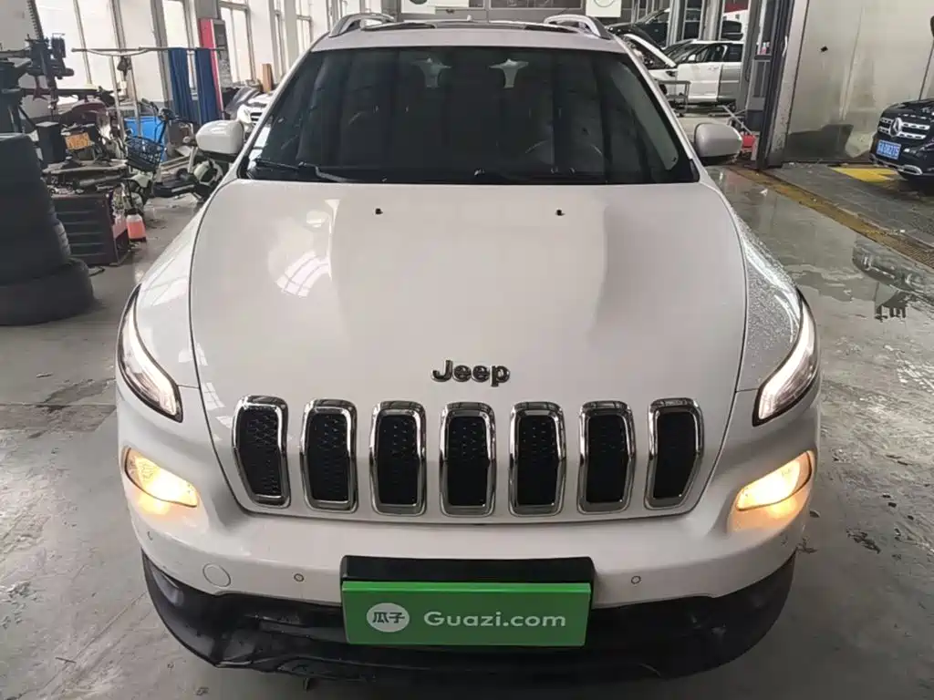 Jeep Cherokee — миниатюра 3