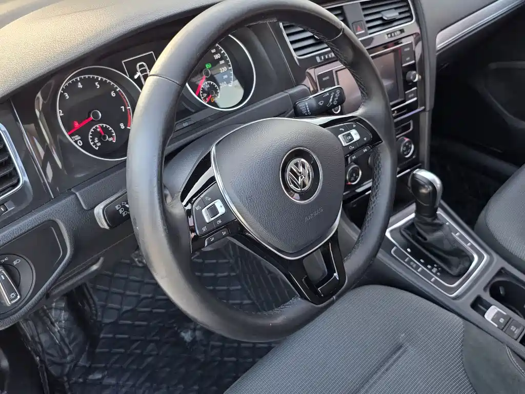 Volkswagen Golf — миниатюра 8