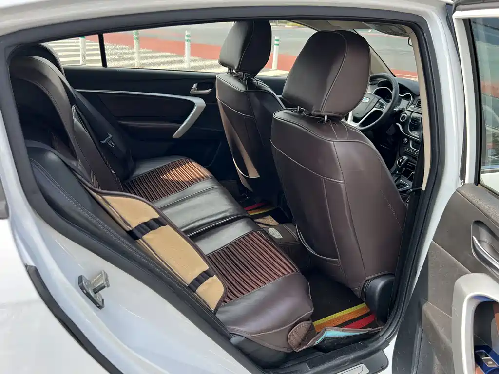 Geely Emgrand — миниатюра 12