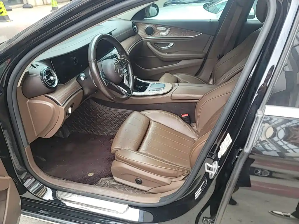 Mercedes-Benz E-Class — миниатюра 15