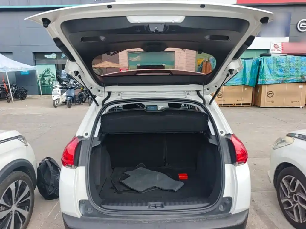Peugeot 2008 — миниатюра 19