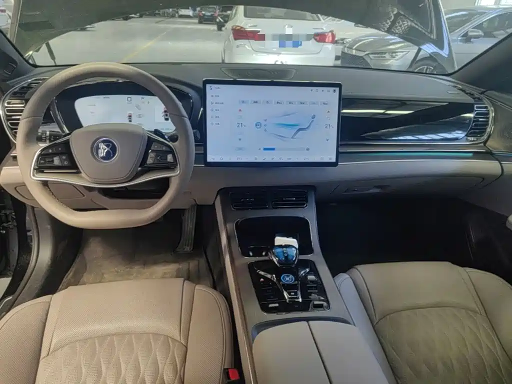 BYD Han 2025 DM-i Smart Drive 125KM Flagship