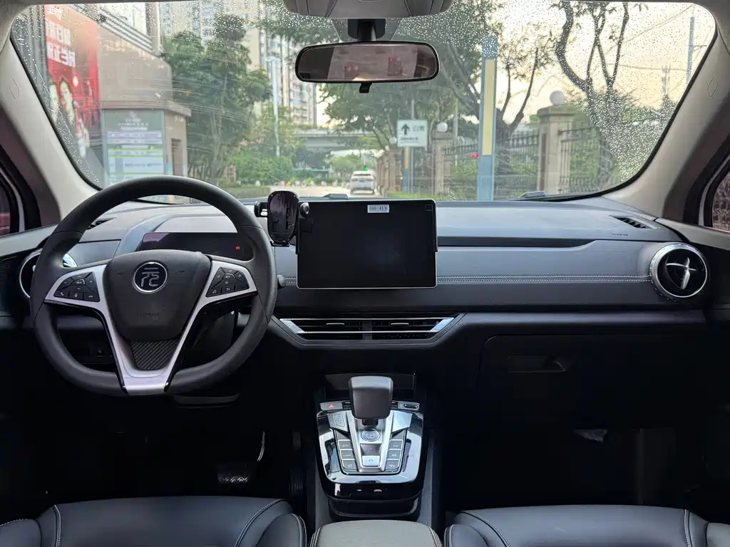 BYD Yuan EV — миниатюра 8