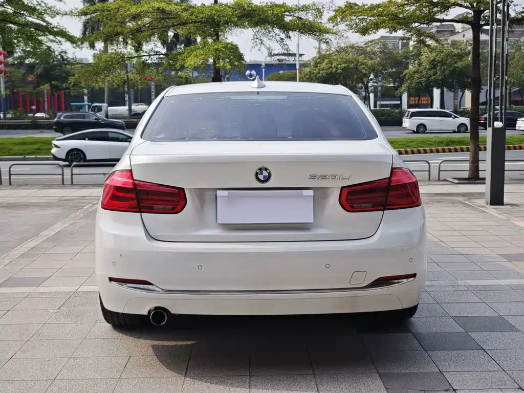 BMW 3 Series — миниатюра 4