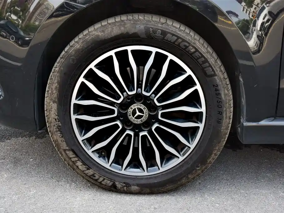 Mercedes-Benz V-Class — миниатюра 28