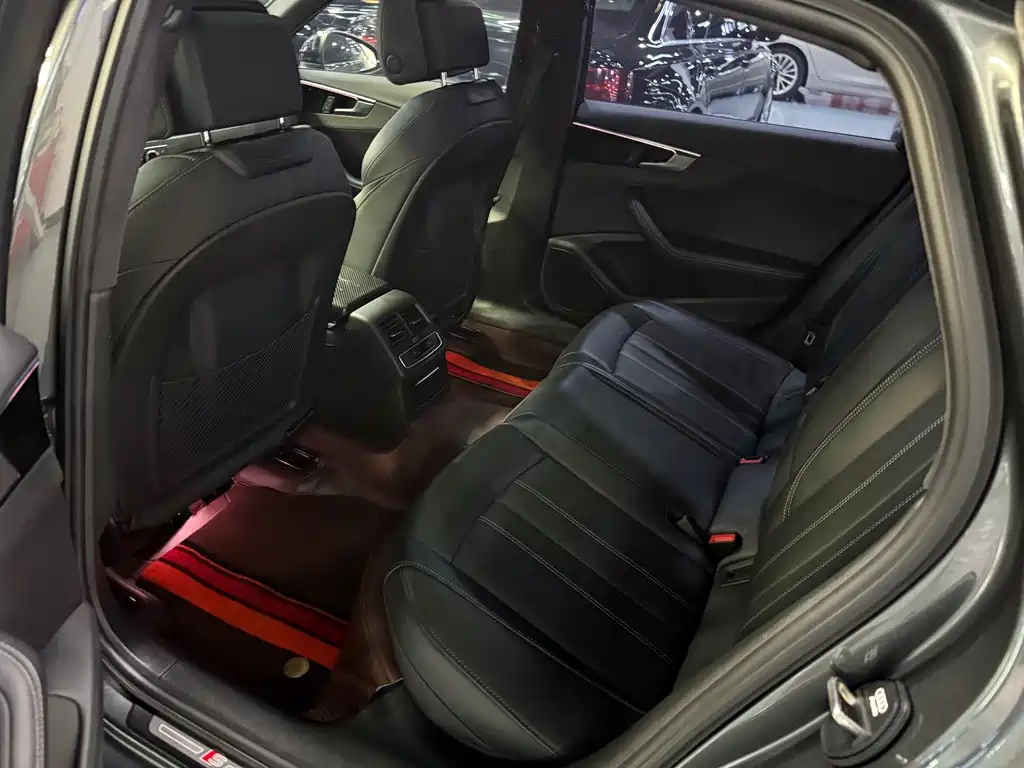 Audi A4L — миниатюра 10