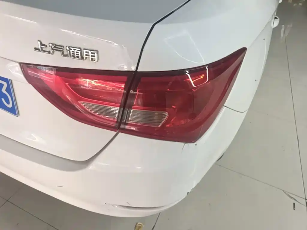 Buick Excelle — миниатюра 8