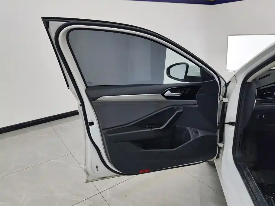 Volkswagen Sagitar — миниатюра 7