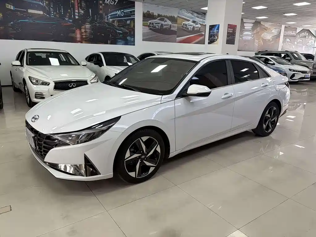Hyundai Elantra 2023