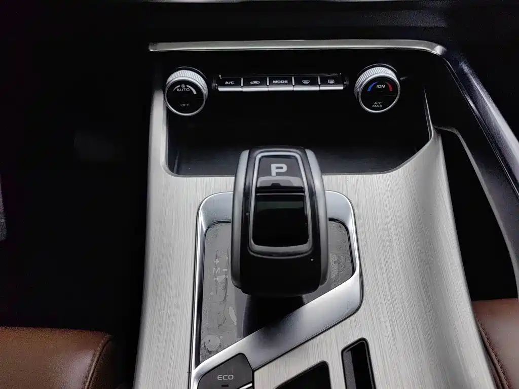 Geely Binyue — миниатюра 13