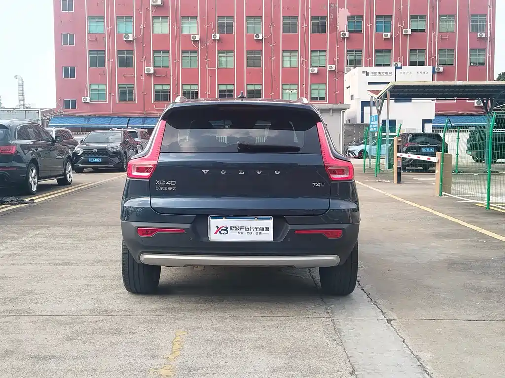 Volvo XC40 — миниатюра 5