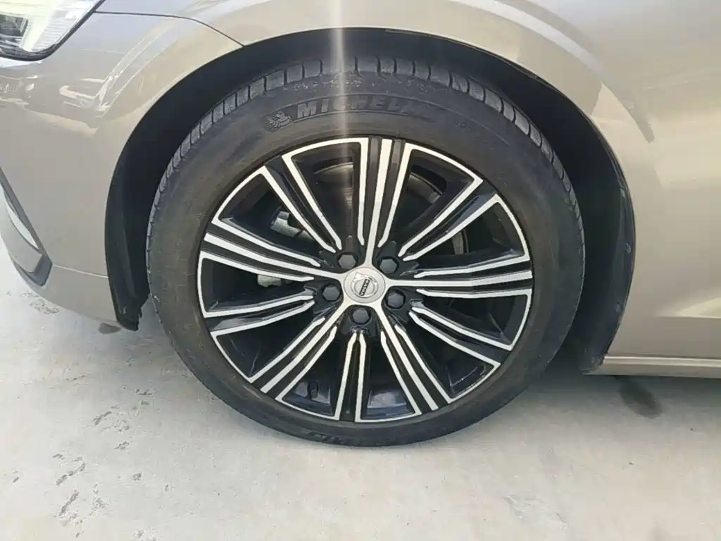 Volvo S60 — миниатюра 23