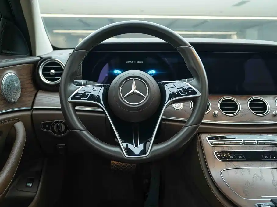 Mercedes-Benz E-Class — миниатюра 15