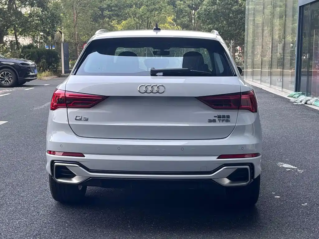 Audi Q3 2024 — фото 3