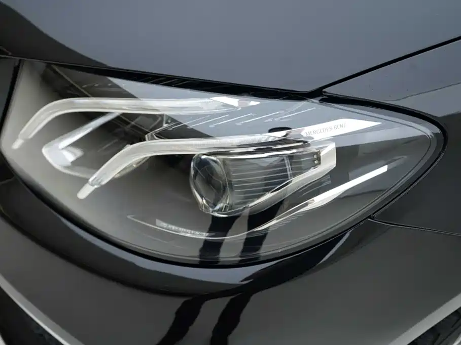 Mercedes-Benz E-Class — миниатюра 13