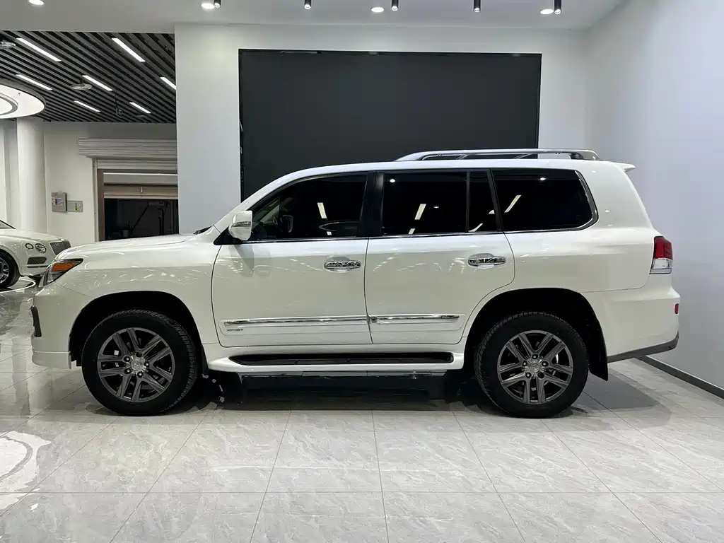 Lexus LX 2013 570