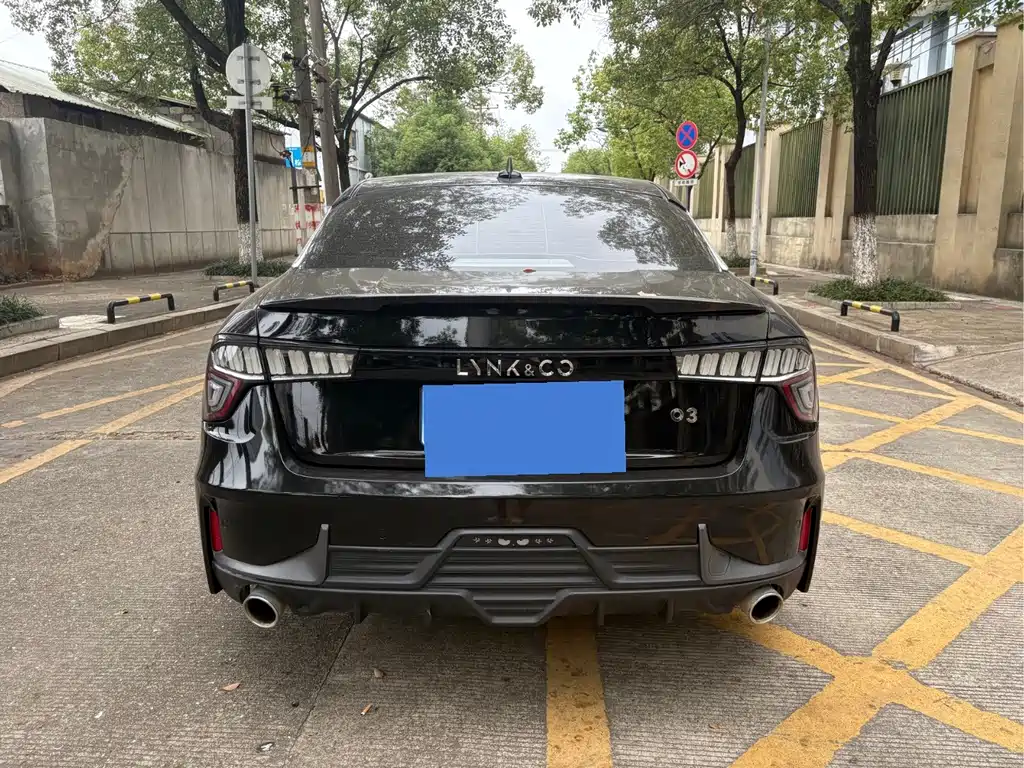 Lynk & Co 03 — миниатюра 6