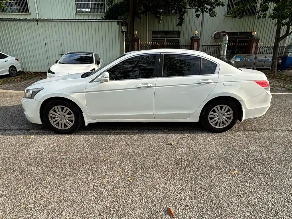 Honda Accord — миниатюра 8
