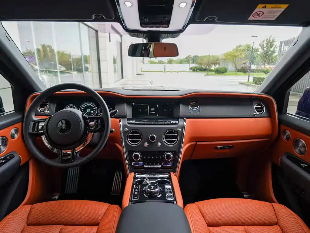Rolls-Royce Cullinan 2018 мест