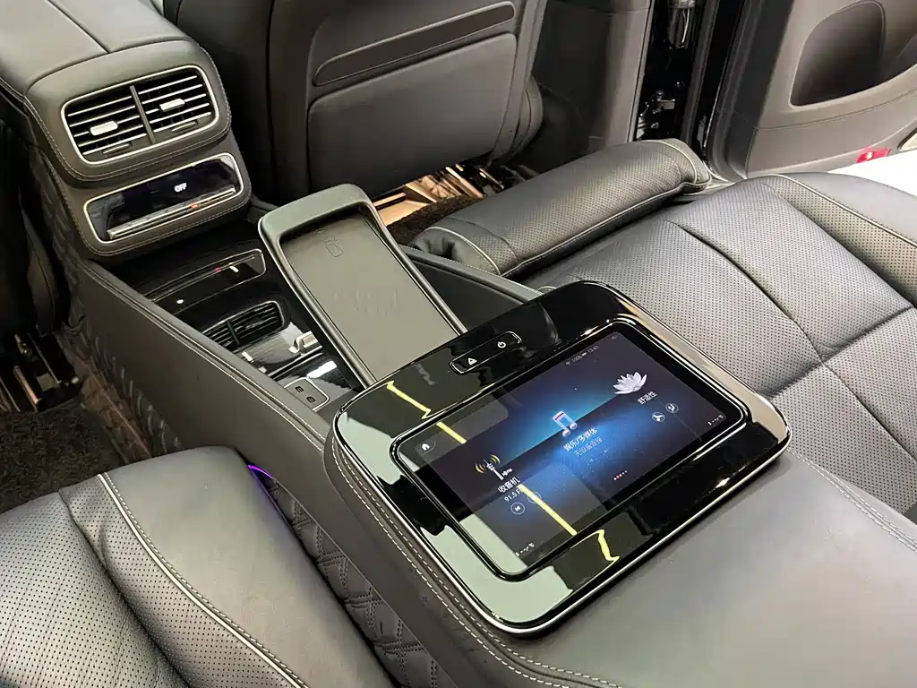 Mercedes-Benz GLS — миниатюра 25