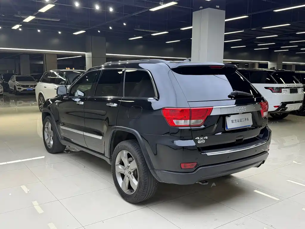 Jeep Grand Cherokee (Import) — миниатюра 7