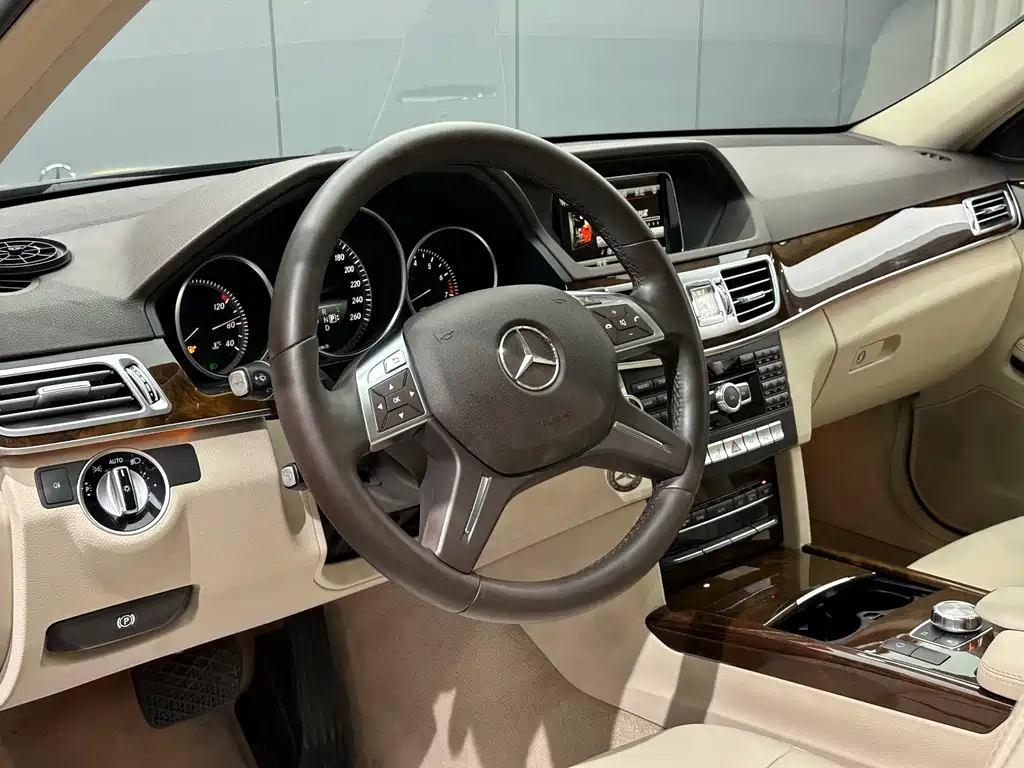 Mercedes-Benz E-Class — миниатюра 10
