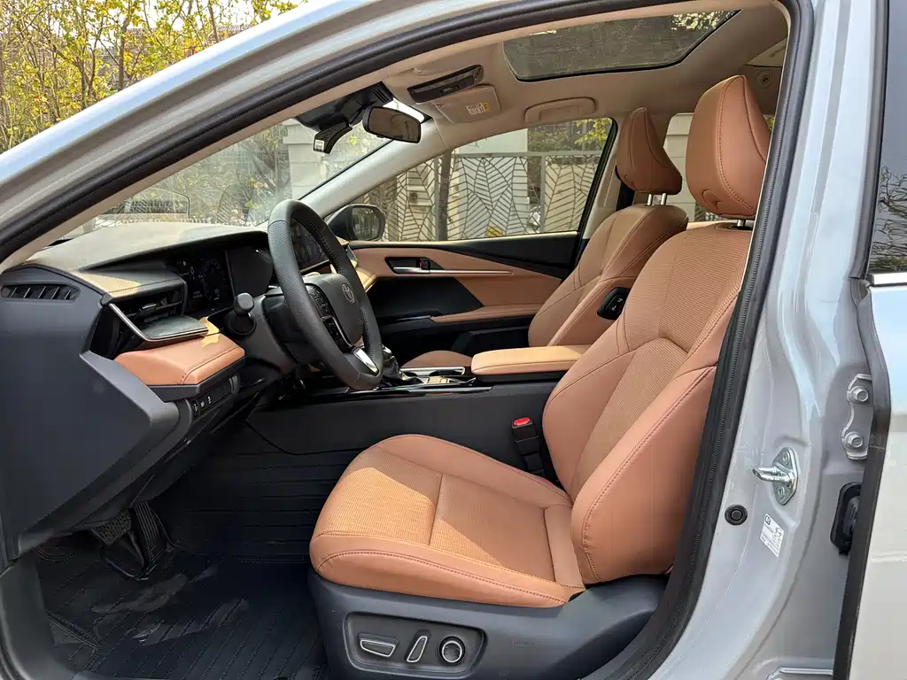 Toyota Camry — миниатюра 7