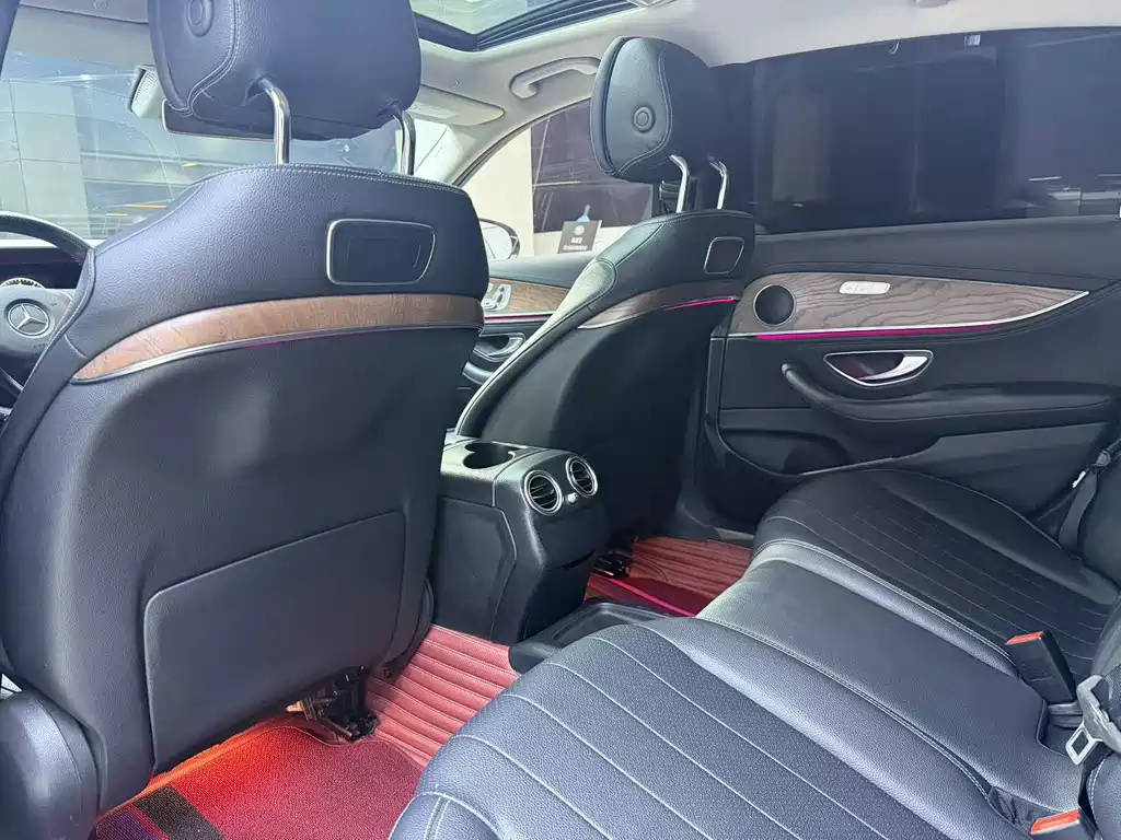 Mercedes-Benz E-Class — миниатюра 5