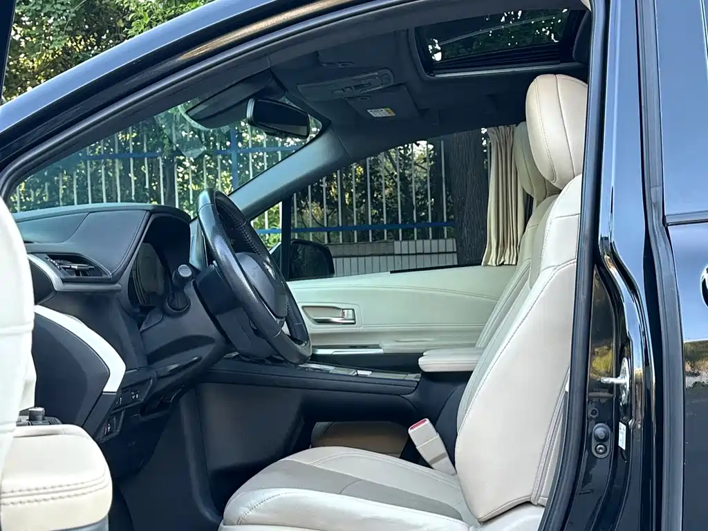 Toyota Sienna — миниатюра 11