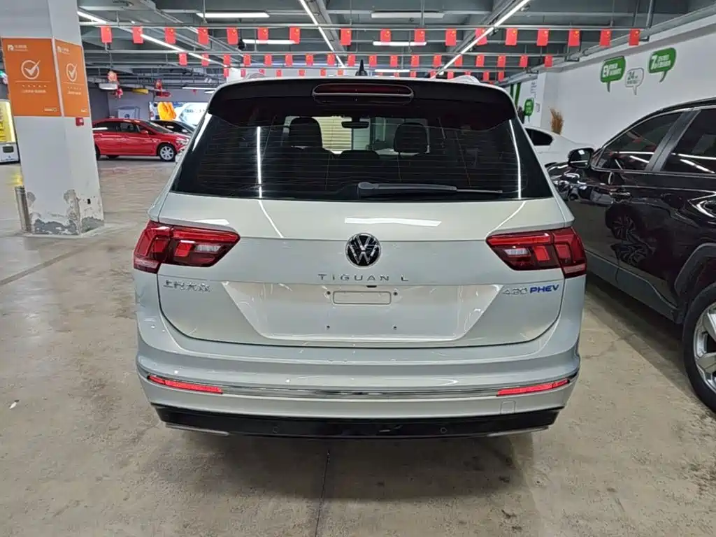 Volkswagen Tiguan L PHEV — миниатюра 6