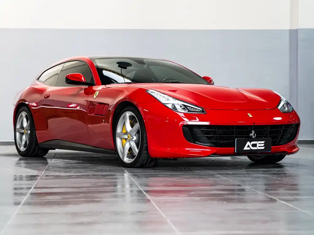 FERRARI GTC4LUSSO