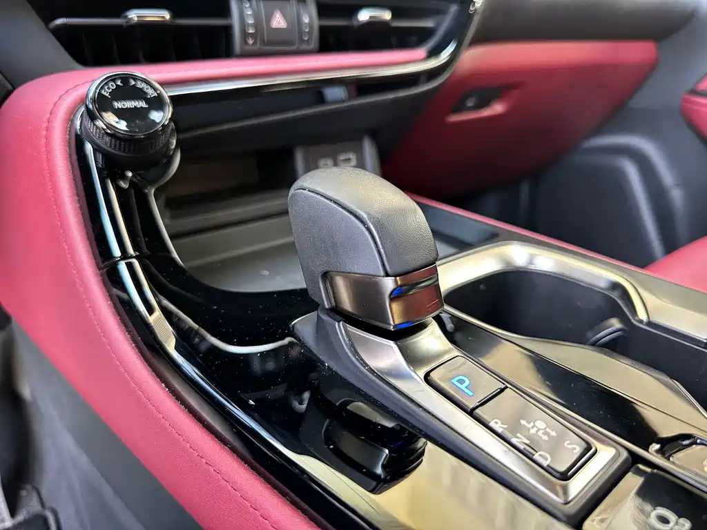 Lexus NX New Energy — миниатюра 11