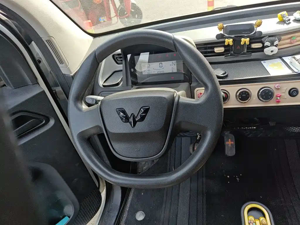 Wuling MINIEV — миниатюра 6
