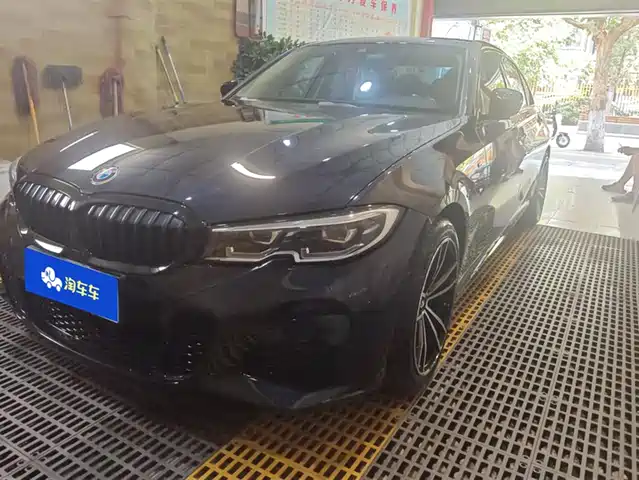 BMW  3 SERIES